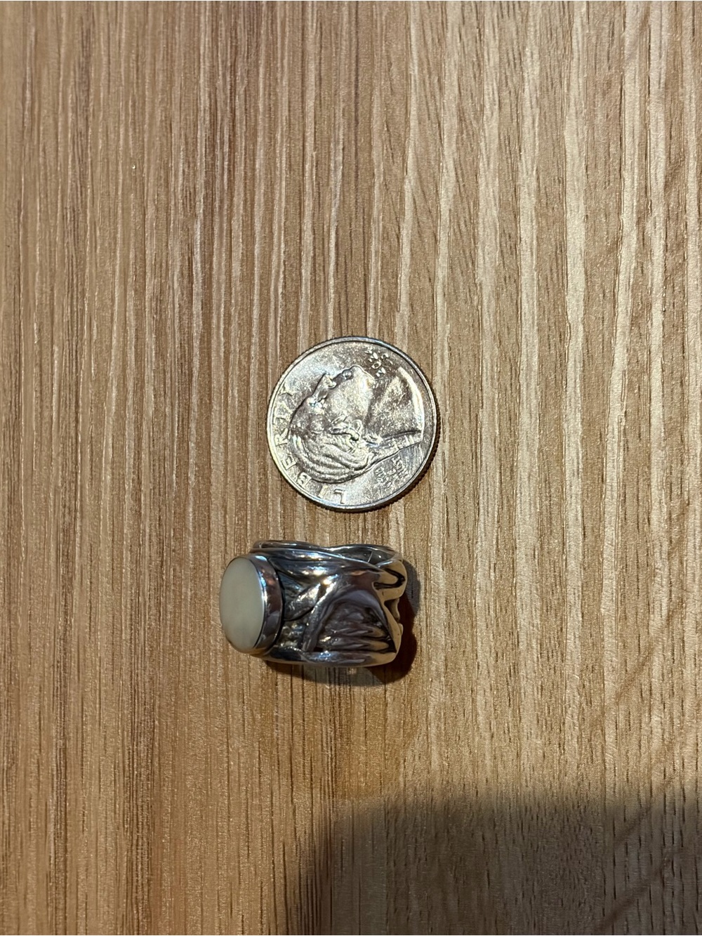 Silpada Silver Ring with Cream Mother-of-Pearl Cabochon - Picture 4 of 4